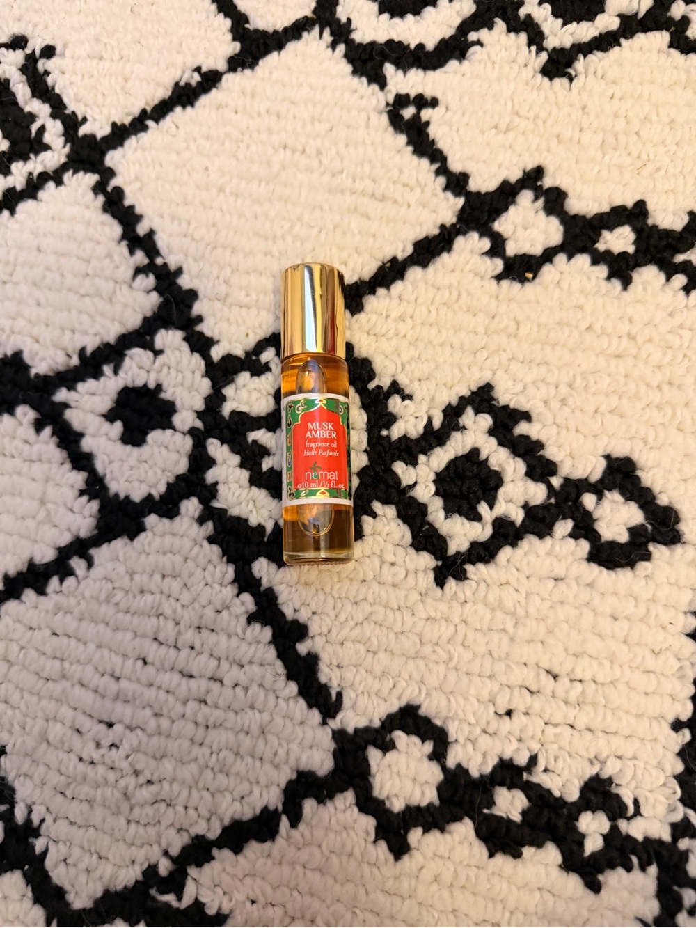 Musk Amber Roll-On Perfume Oil - Gold Cap
